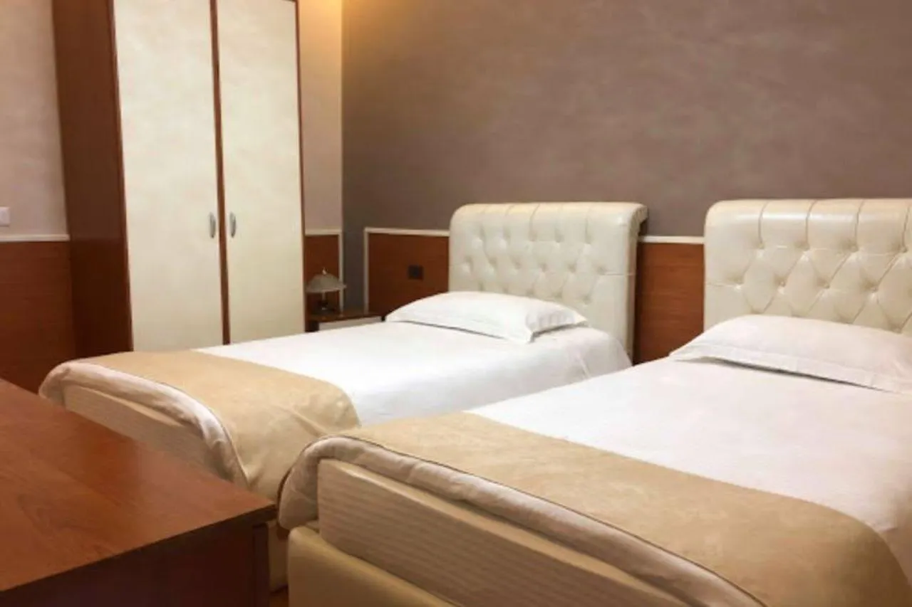 Hotel Palma Tirana 3*,