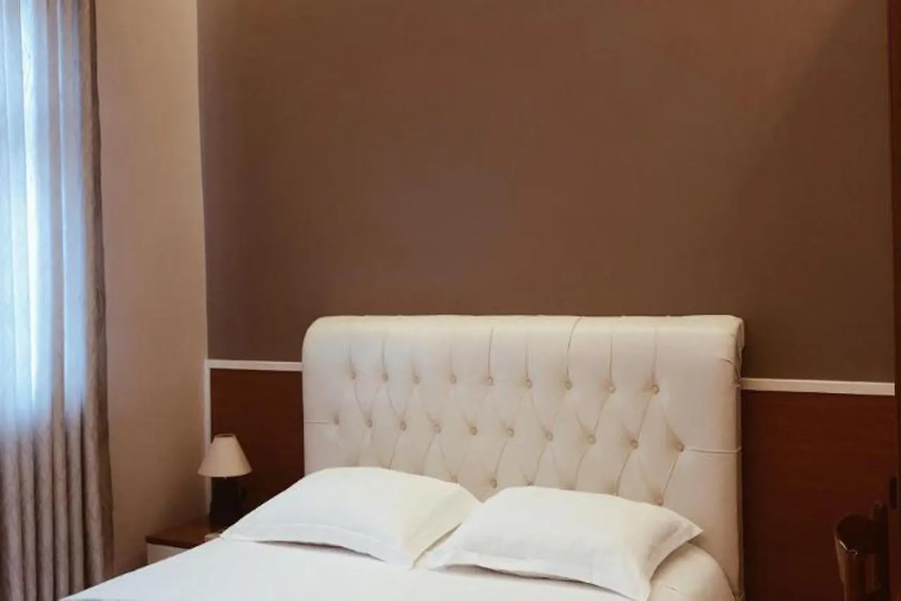Hotel Palma Tirana 3*,