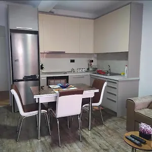 #1 Modern 1br With Balcony In Up-and-coming Hip Area Appartamento